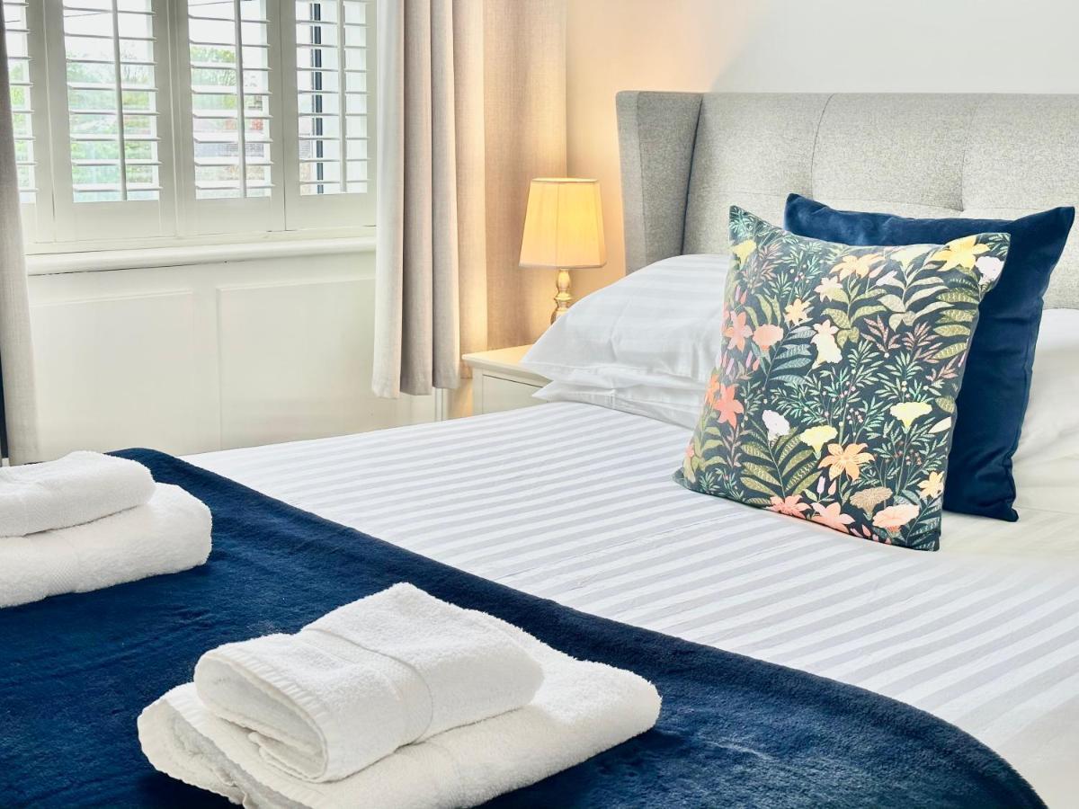 Moorgate View With Free On Street Parking *