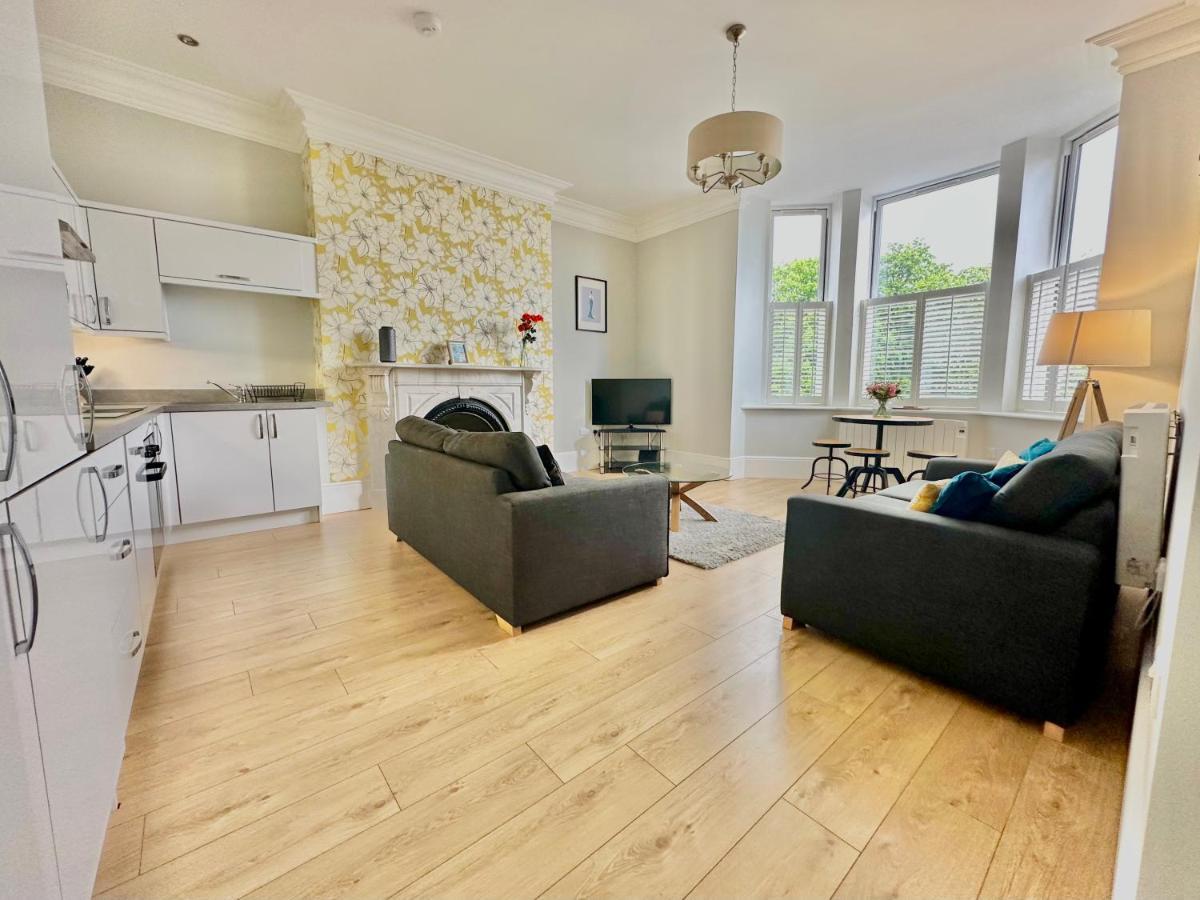 Moorgate View With Free On Street Parking Apartment